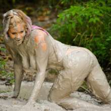 dlodoski: Anabelle Pync, Messy in Bubbling Mud--Photos