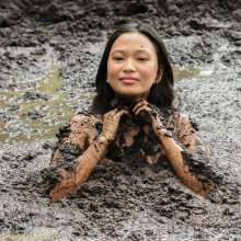 dlodoski: Gara, Teasing in Peat--Photos