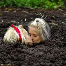dlodoski: Quicksand Camera Girl--Photos
