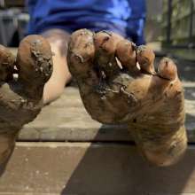 Wamgirlx: Muddy Soles--Playing with Mud between My Toes