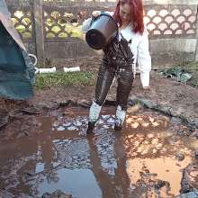 Thefetishgirl: Mud Is Sexy