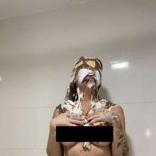 Slimed Models: WAM Legend Shelby Gets Naked for Slimed Models