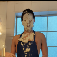 robbypies: Customer gets messy with Baker