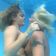 wamtec: Supergirl Vs Flashgirl Underwater8