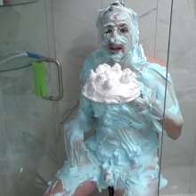 mhop: 3 Sloppy Shaving Foam Pies for the Spin for Pie Game