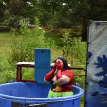 JD and Messy Andi: Drown the Clown!
