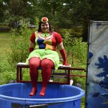 JD and Messy Andi: Drown the Clown!