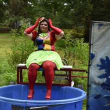 JD and Messy Andi: Drown the Clown!