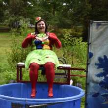 JD and Messy Andi: Drown the Clown!