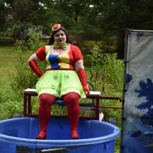 JD and Messy Andi: Drown the Clown!