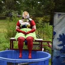 JD and Messy Andi: Drown the Clown!