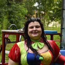 JD and Messy Andi: Drown the Clown!