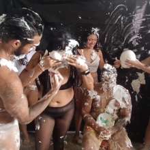 JohnWam: Messy Balloons