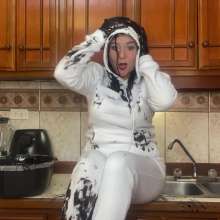 Wam Bagheera Studio: My Beautiful White Suit Totally Trashed with Grease