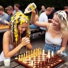 schneider: Messy Chess
