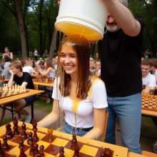 schneider: Messy Chess
