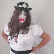 Patsy Pastry: Evening all, what's going on here then?