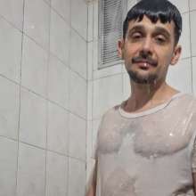 queeruy: Shower in T-shirt