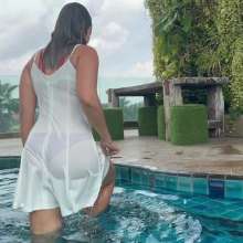 WetPlace: Stunning Anny Bath In White Dress