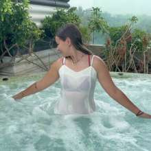 WetPlace: Stunning Anny Bath In White Dress
