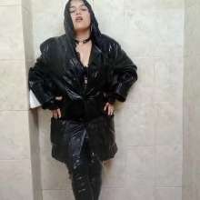 Hikari-Studio-Wam: Wetting My Leather Closet in the Shower