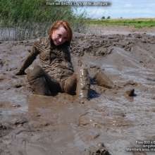 DungeonMasterOne: Lily's dazling white jodhpurs meet a muddy fate!