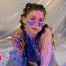 messyhot: Babbleorieka Smashes a Cake and Makes a Frosting Mess