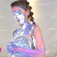 messyhot: Babbleorieka Smashes a Cake and Makes a Frosting Mess