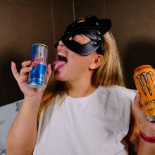 messyhot: CeelCee Slimed While Inserting Huge Energy Drink Cans
