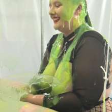 CheekyLuna: CheekyLuna's Gunge Tank Blow Job In Sexy Lingerie