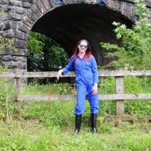 DungeonMasterOne: Lucia's Boilersuit River Bath