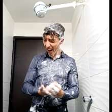 WETColours: Luke Super Wet Elegant in Shower with Super Shampoo