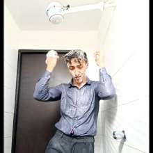 WETColours: Luke Super Wet Elegant in Shower with Super Shampoo