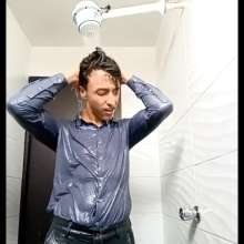 WETColours: Luke Super Wet Elegant in Shower with Super Shampoo