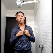 WETColours: Luke Super Wet Elegant in Shower with Super Shampoo