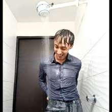 WETColours: Luke Super Wet Elegant in Shower with Super Shampoo
