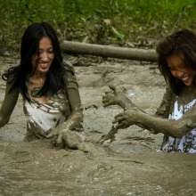 dlodoski: May and Crystal on the Mud Pole--Photos