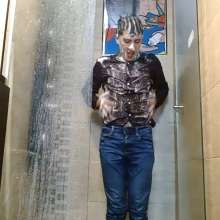 WETColours: Nixon in a Super Shower with Shirt and Jeans with Shampoo