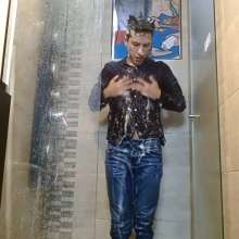 WETColours: Nixon in a Super Shower with Shirt and Jeans with Shampoo