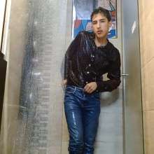 WETColours: Nixon in a Super Shower with Shirt and Jeans with Shampoo