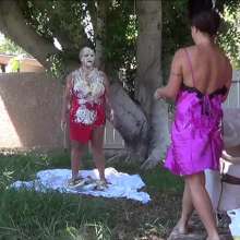 wamtec: Pied Models--Karen and 20 Pies
