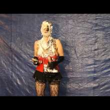 wamtec: Pied Models--Sherrie and 25 Pies