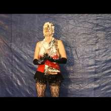 wamtec: Pied Models--Sherrie and 25 Pies