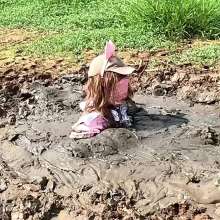 TannerQS: Tactical Femboy Vs Mud Monsters