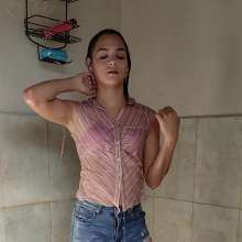 Ready2Wam Studio: Wet Time with Diana in Blue Jeans