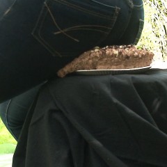 MissT: Fun in the Sun - Cakesitting with Anna - Messy Angel