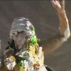 Lenny: Kym is Destroyed With Pies from Jade (New Video Finally!)