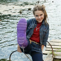 Adventureinwellies: Fun swimming in purple rainboots
