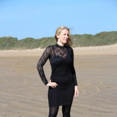 LisaMoomin: Liz Ruins Lace!