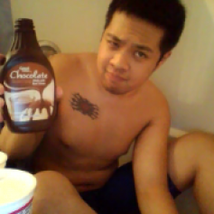 Messyboi319: Marshmallow Fluff and Chocolate syrup dare!